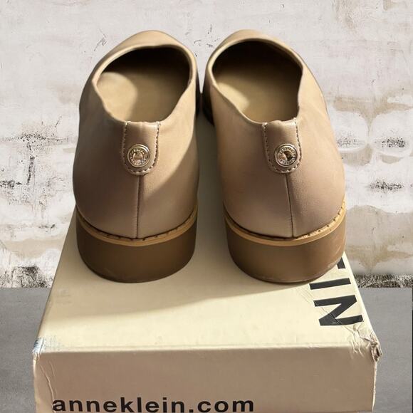 Anne Klein Women's NIB Serene Almond Toe Flats Size 9 - Picture 3 of 5